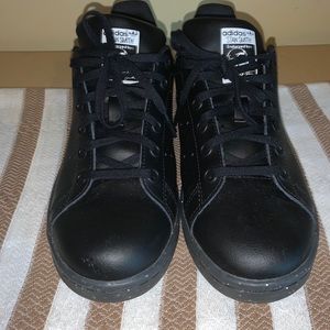 Stan Smith adidas black sz 4.5Y women’s sz 6.5
